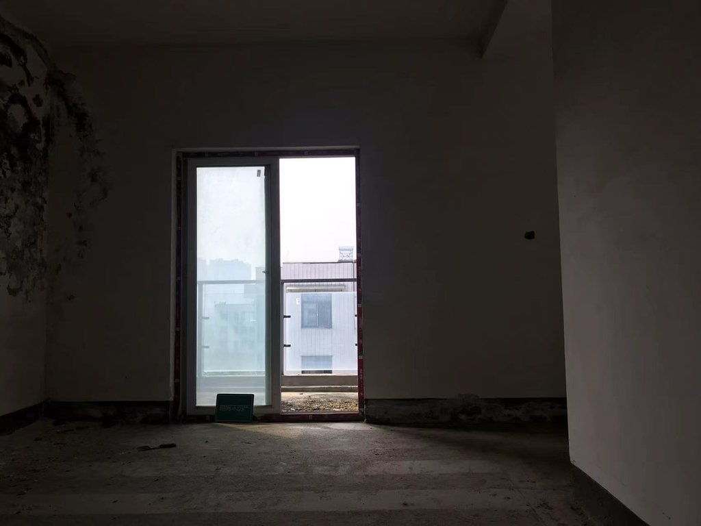 世纪雅园毛坯复式户型方正带一个车位房东诚意出售