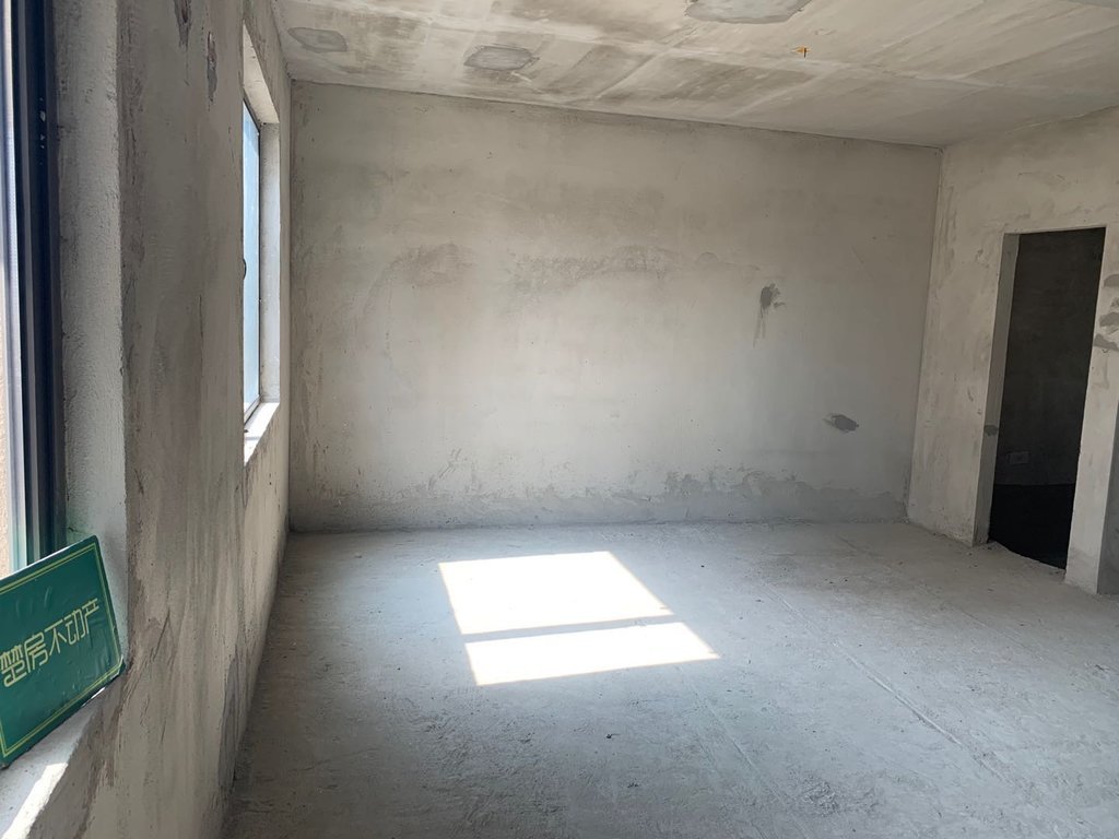 荣怀毛坯三房，有证可按揭贷款！