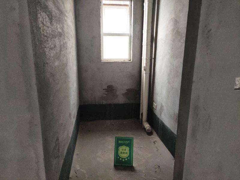 满庭春毛坯三房楼层好户型好诚意出售