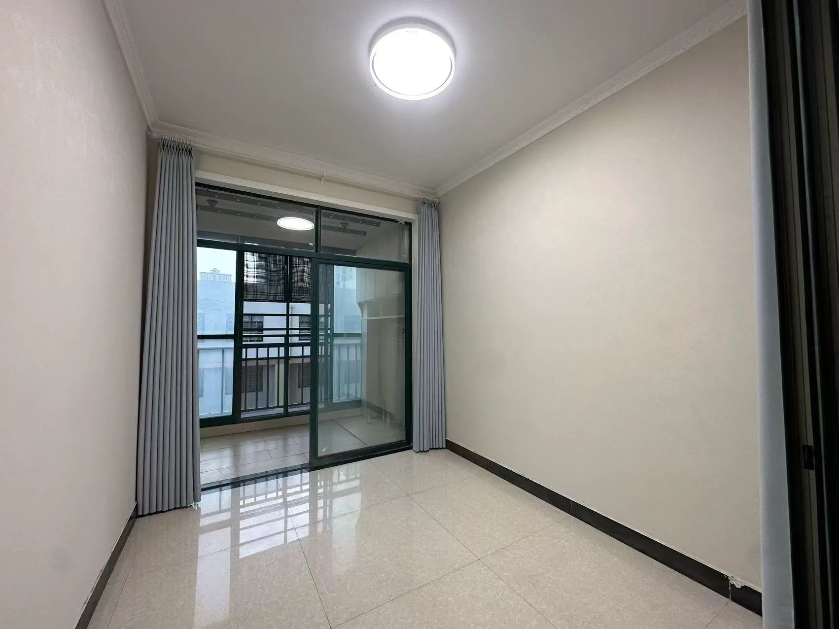 捡漏，城南，新城一号，精装3房2厅2卫，诚心出售，好楼层