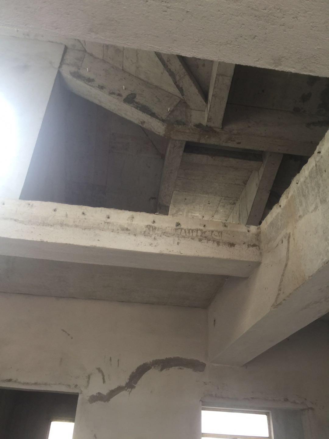 新城一号顶楼复式，，