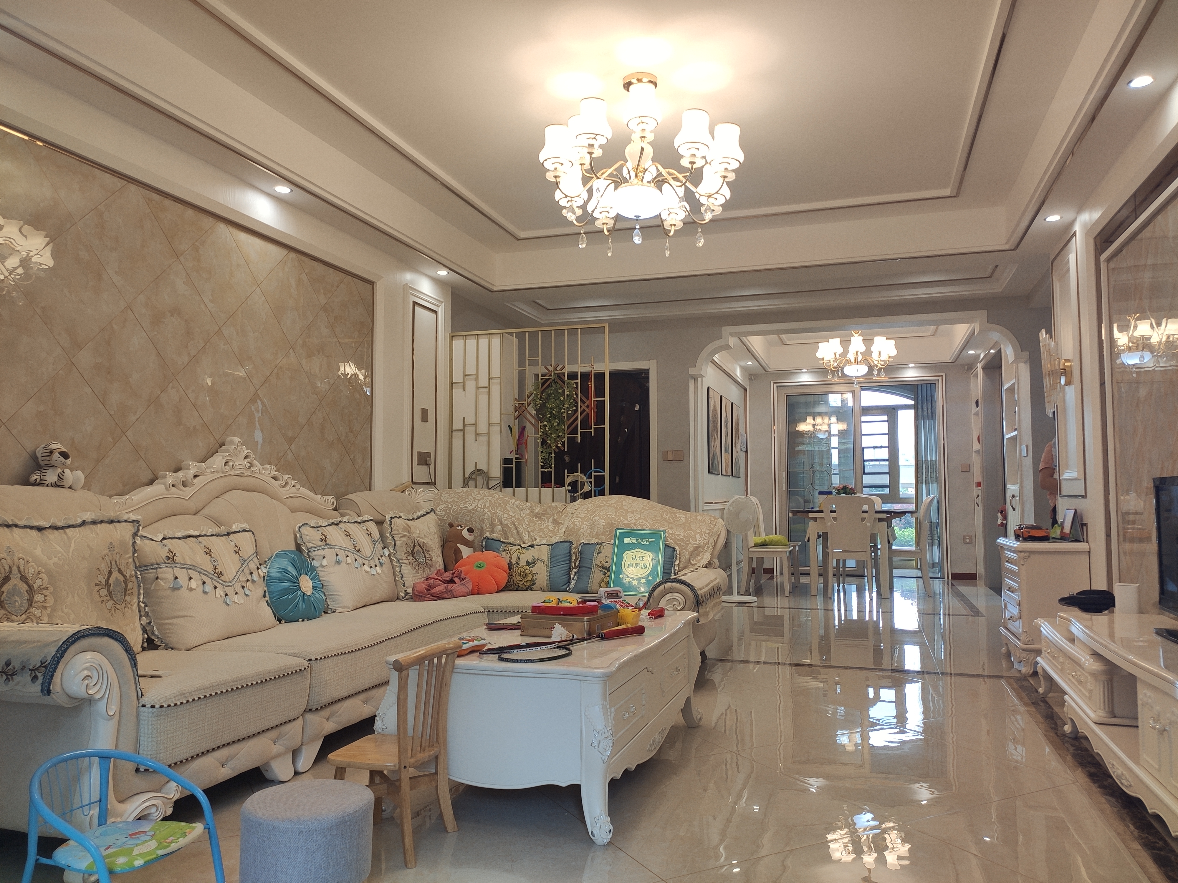 锦绣江山瑞园 105万 全屋嚎华装修 送车位 送50平私人花园 满二 证在手