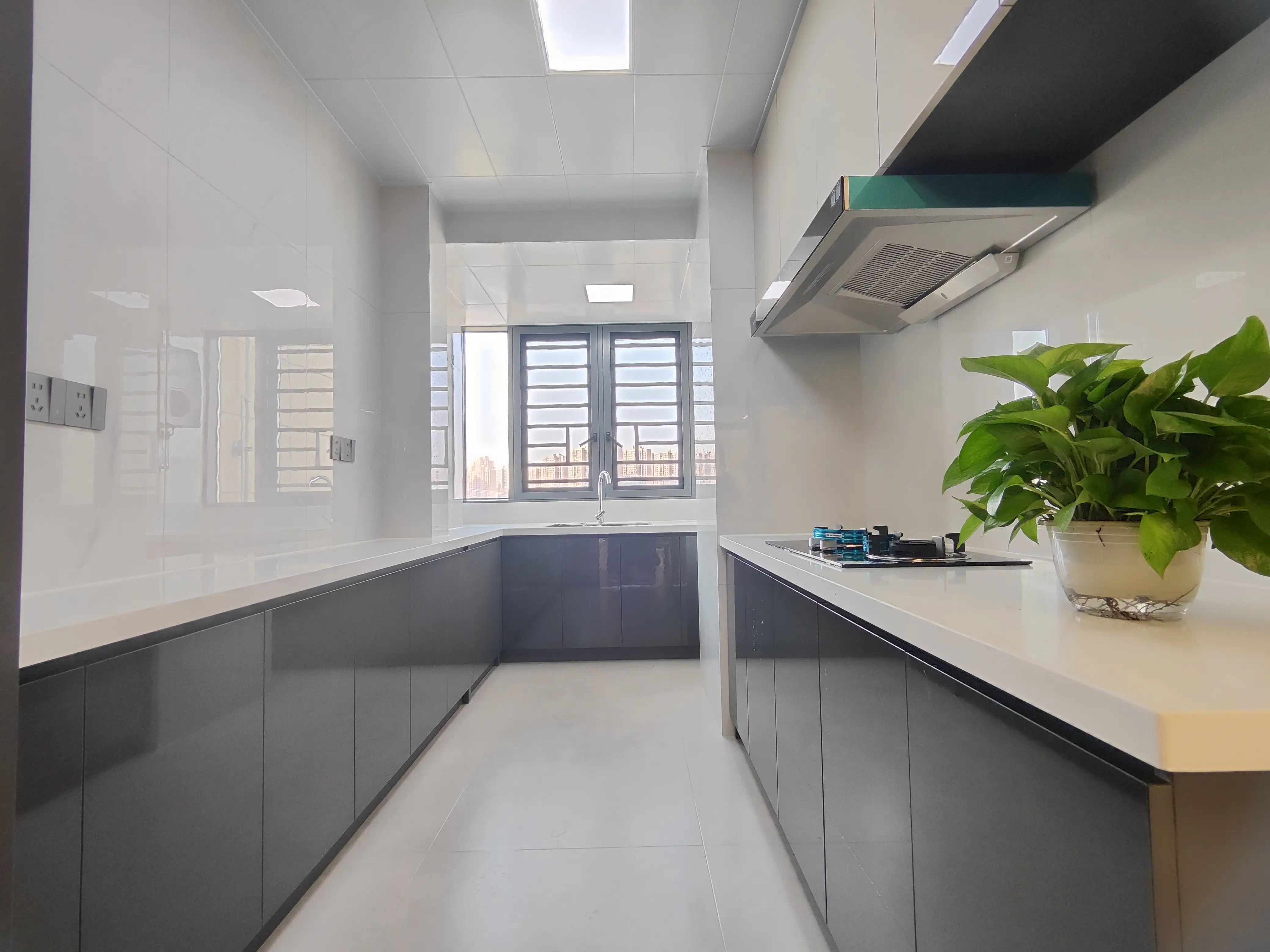 捡漏，城南次新小区，御湖世家，大边户，中间楼层，精装三房，送车位