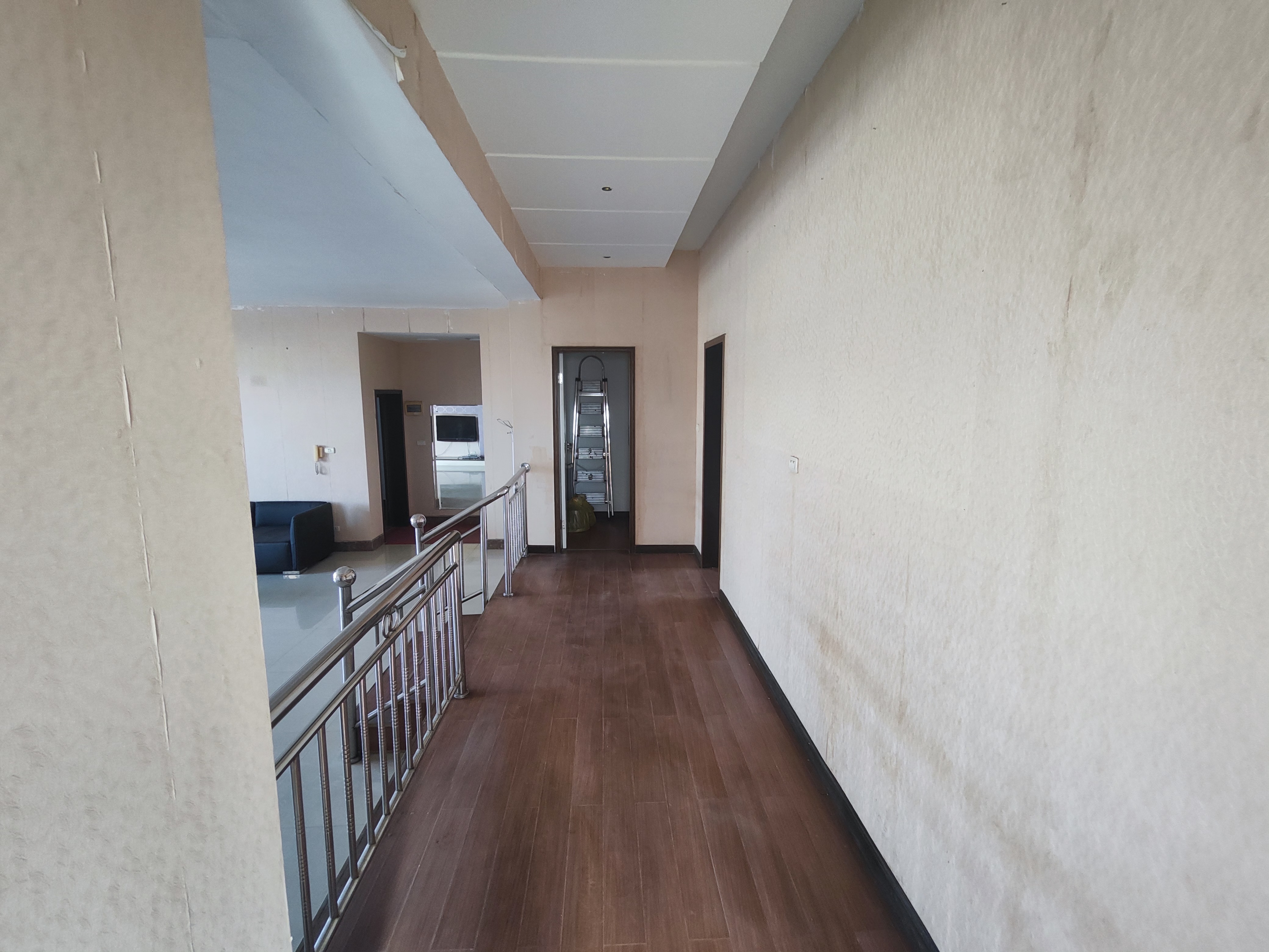 人社局宿舍有院子好停车看房方便证件满5