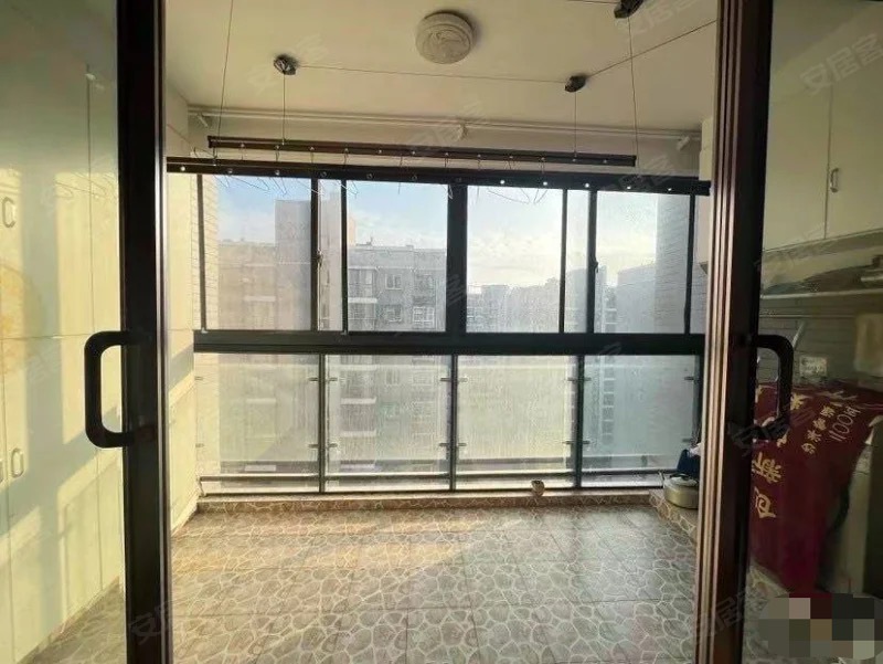 城南，元泰三中大门口，汉江景苑，电梯小高层，4300单价，好楼层，证满二