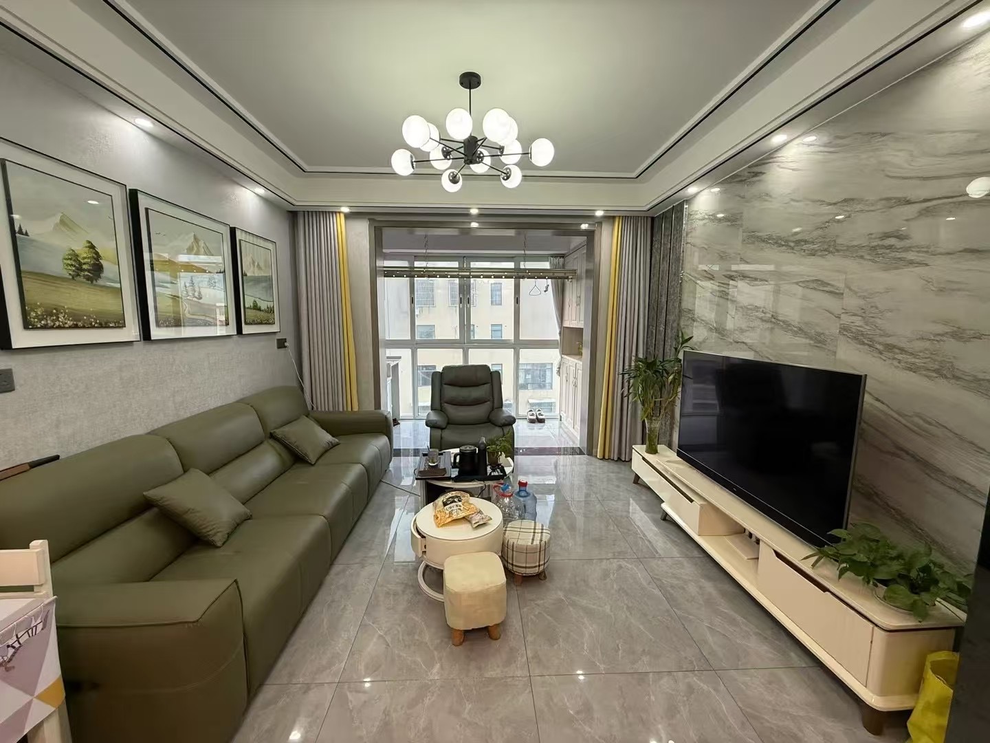 319，大洪实验二小旁， 英伦名邸，电梯小高层，精装3房 ，保养成色好，证满二