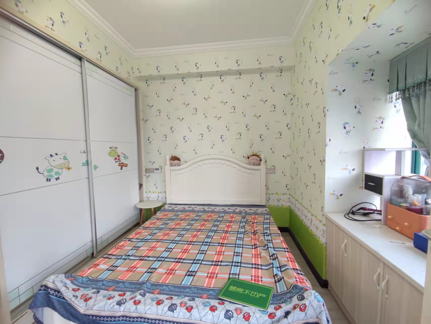 浅水湾精装修证满2年家具家电全部留下，价格可以谈