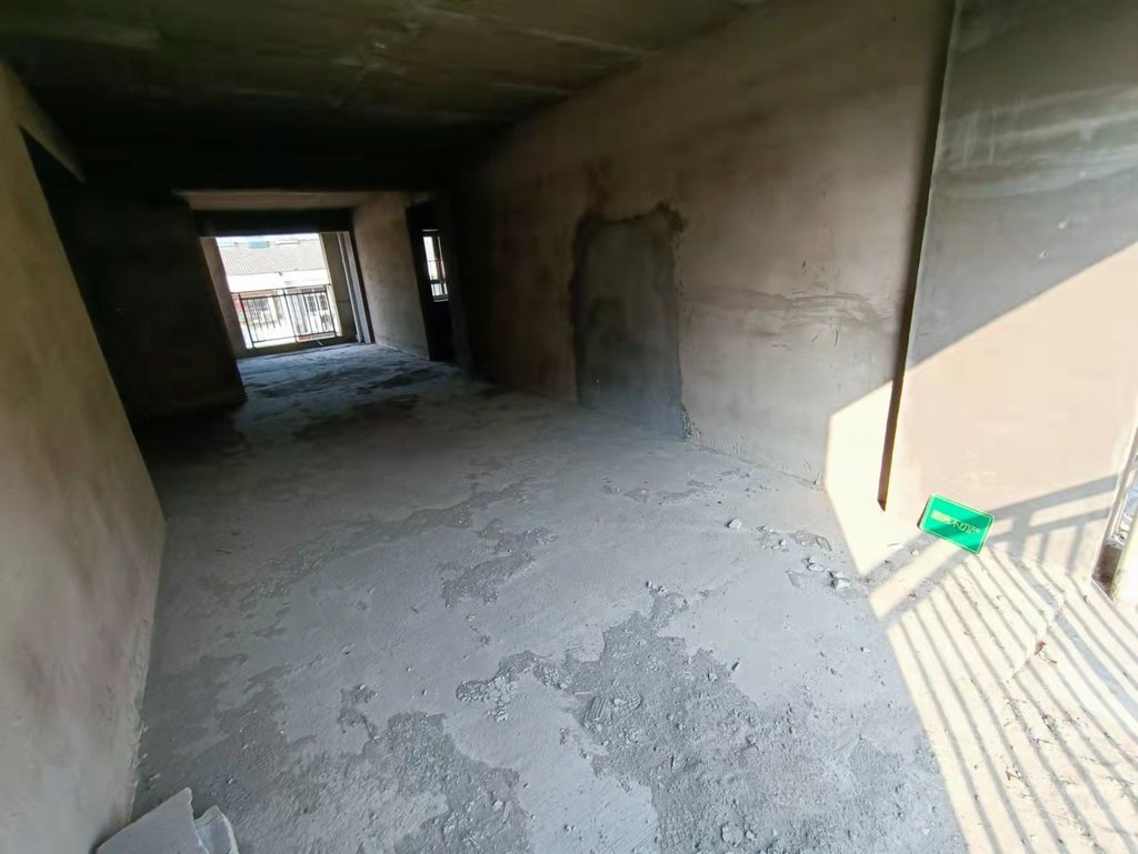 江汉明珠毛坯大三房中间楼层户型方正房东诚意出售