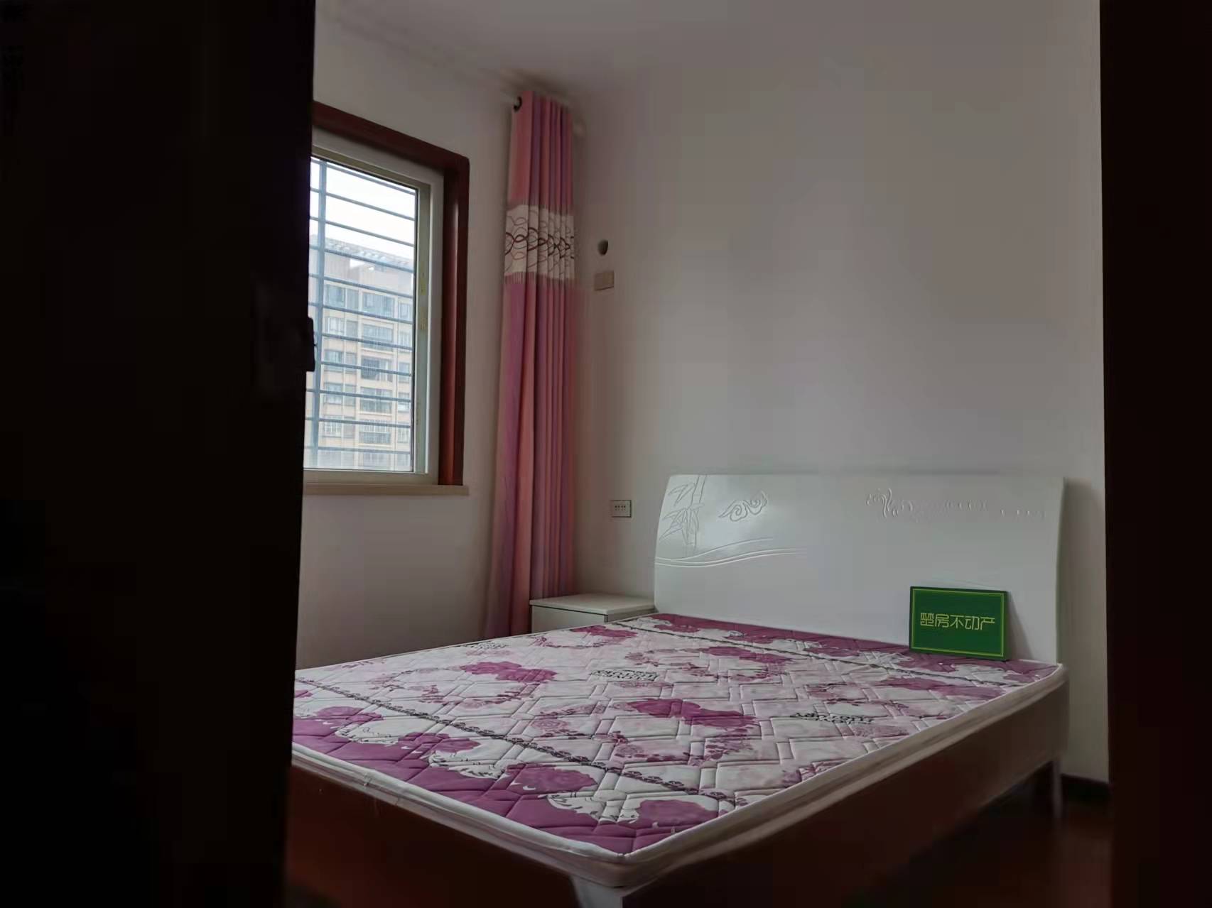 仙桃一中对面翰林公馆精装大五房家电家私全送中高层视野采光好满二