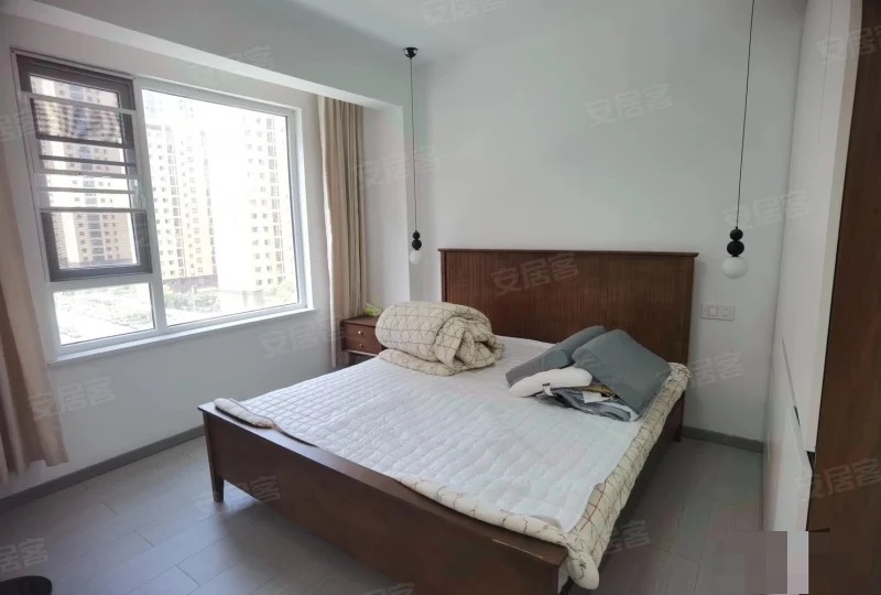 城西，满庭春7期，仙桃xiao学旁，精装三房，拎包入住，诚心出售