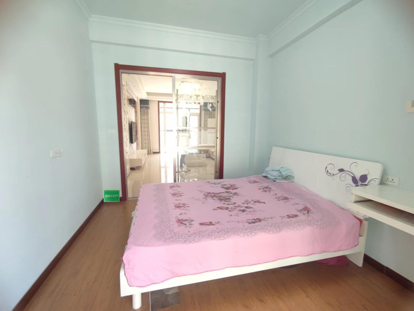 中央华府精装修中间楼层楼下仙桃晓学菜场看房方便价格可谈