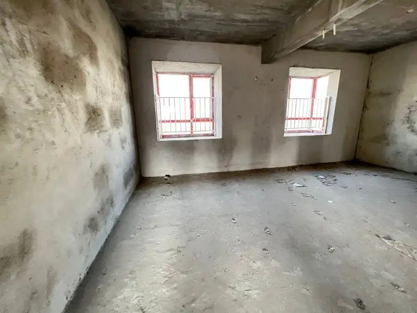 城南，沔阳公馆，小高层，1梯2户，单价3800，毛坯3房2卫，证满二