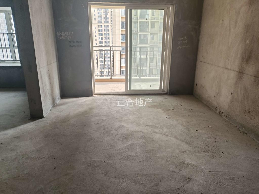 急售，森林国际城，电梯好楼层， 满两年 毛坯3室2厅2卫，二中二小