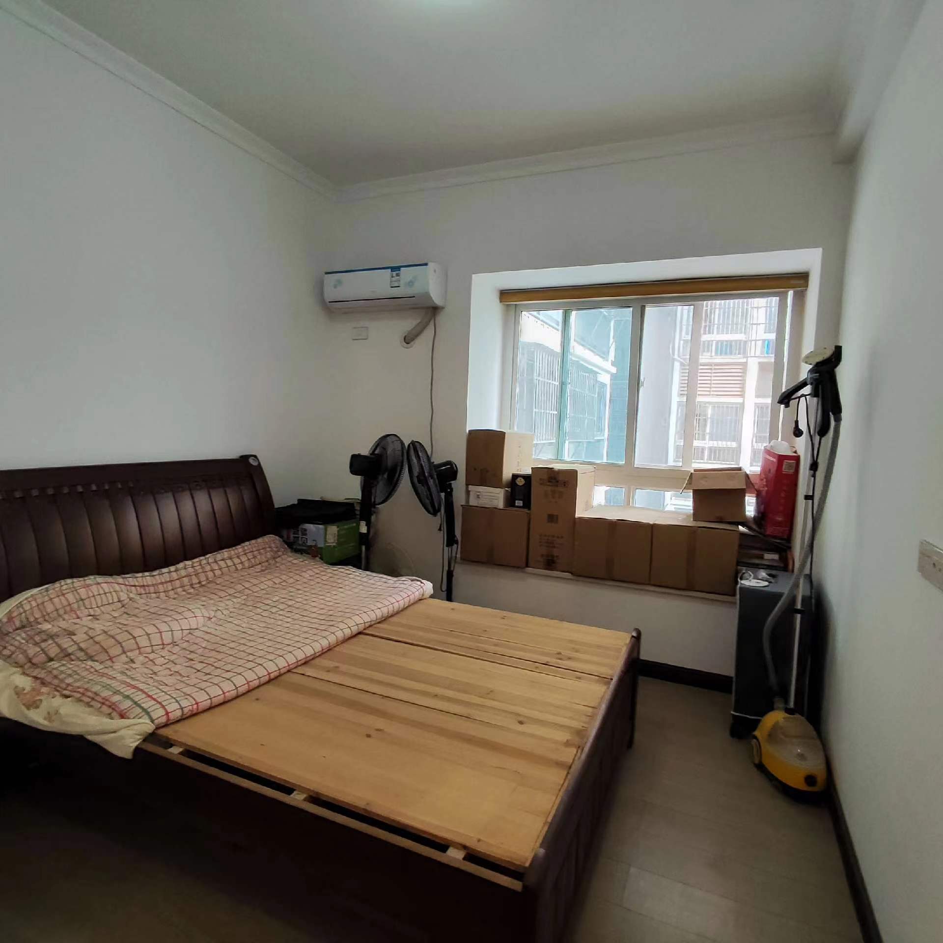 汉江景苑.新三中旁.精装三房.证件满二.看房方便