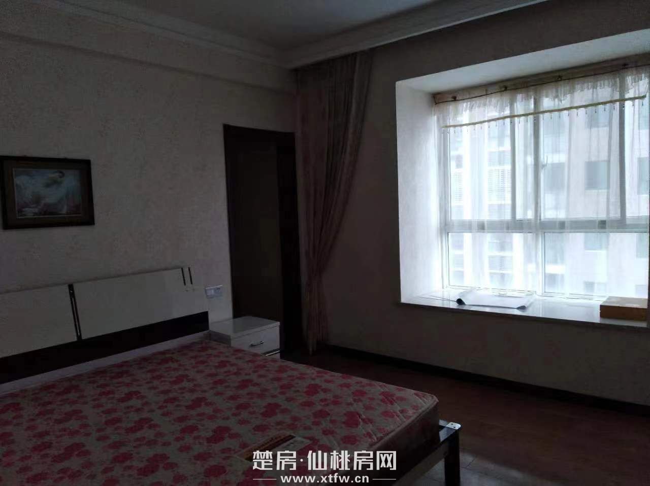 精装修大房，家电齐全，可拎包入住