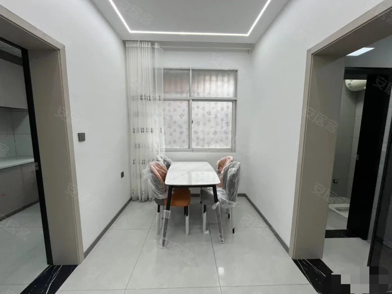 213，降价了，一楼大院子，四中旁，总价29个，大院子，有证，超大出场，采光好