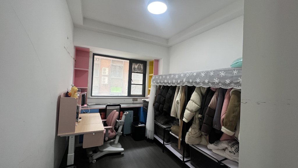 城南新三中旁，元泰精装三房两卫，业主急售，保养好，成色新，拎包入住，单价低至5400！！！手慢无！