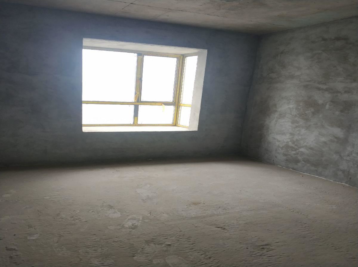 武商旁，财源盛景电梯中层，有证可按揭，单价美丽，看房方便