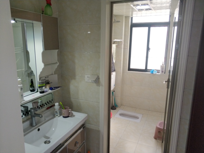 博雅世家，职院对面，步梯3楼，满二，诚心出售