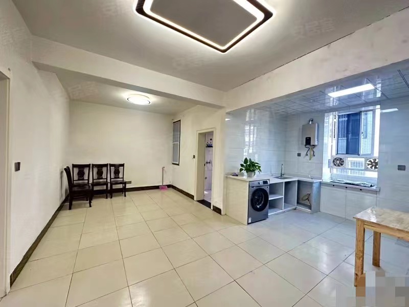 260，实验四小旁， 步梯二楼  。总价20万 ，精装大两房，证满二