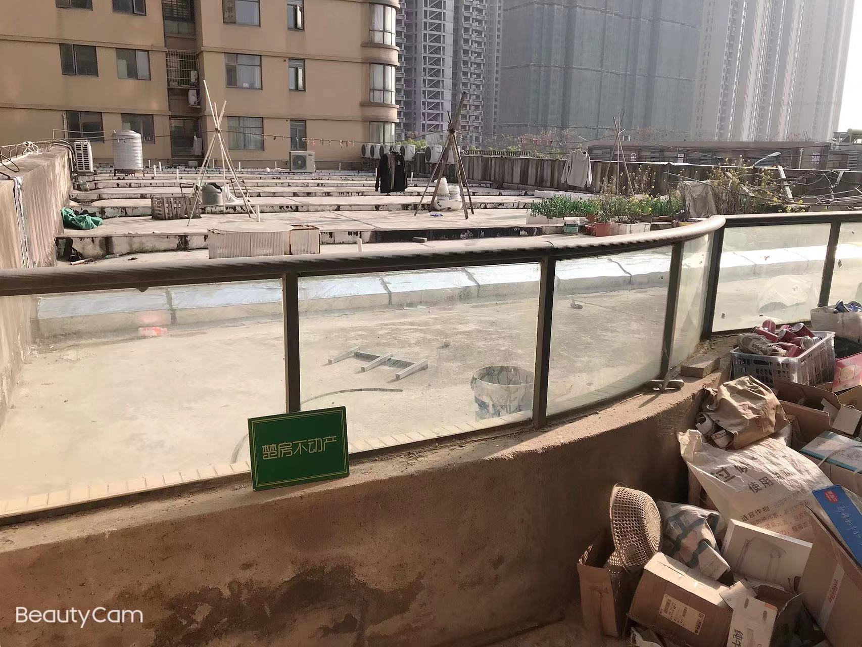 颐和公馆复式大露台上下两层看房方便证在手满二看房方便