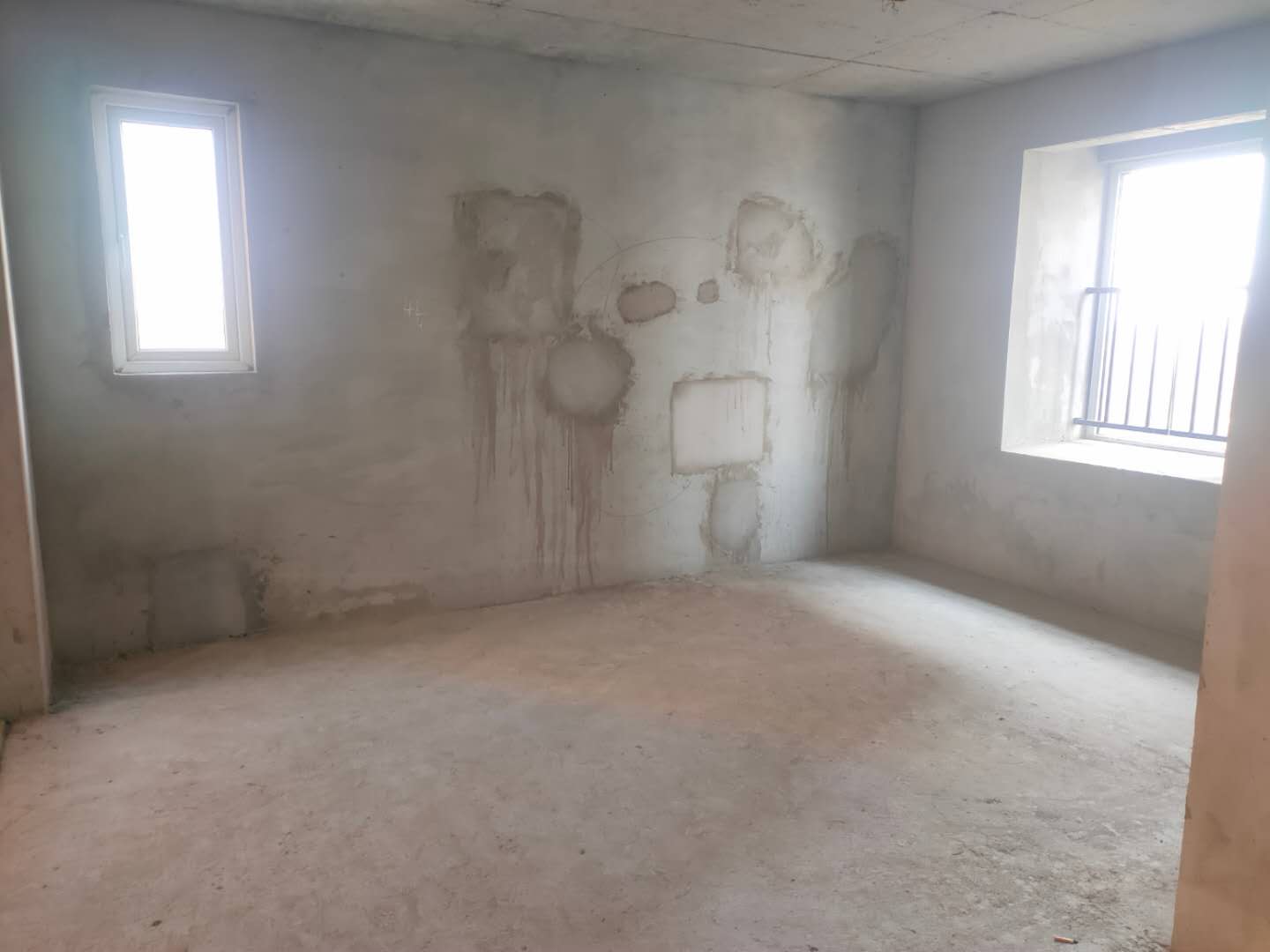 城西大盘满庭春毛坯南北通透全天采光证满2