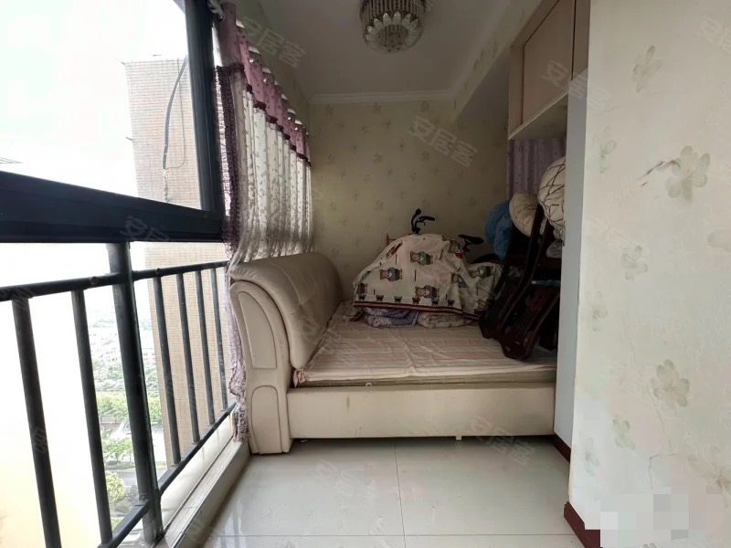 380，降价了，捡漏，翰林公馆，精装4房2厅2卫，单价3846，老证，诚心出售