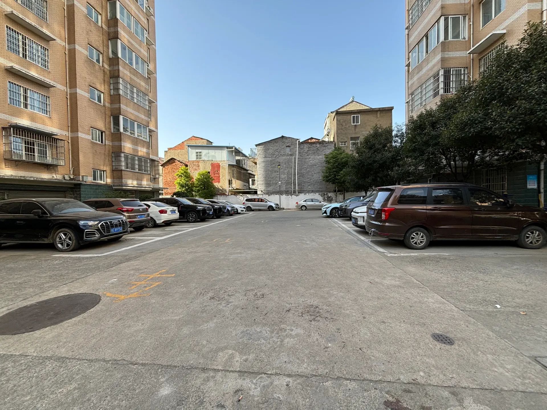 电梯小高层，新景园，精装两房，证满二，拎包入住，28个，好楼层