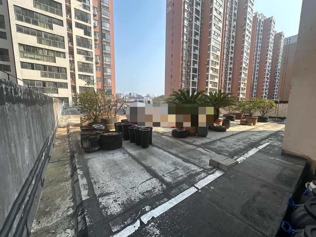 165，急售，城南，紫金城，精装大三房边户，200平大露台，证件满二， 南北双阳台，单价5300