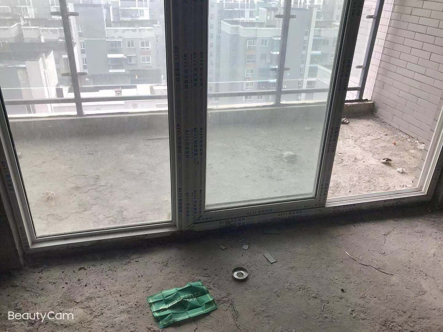 城南新三中旁汉江景苑单价5400毛坯大四房证满二看房方便