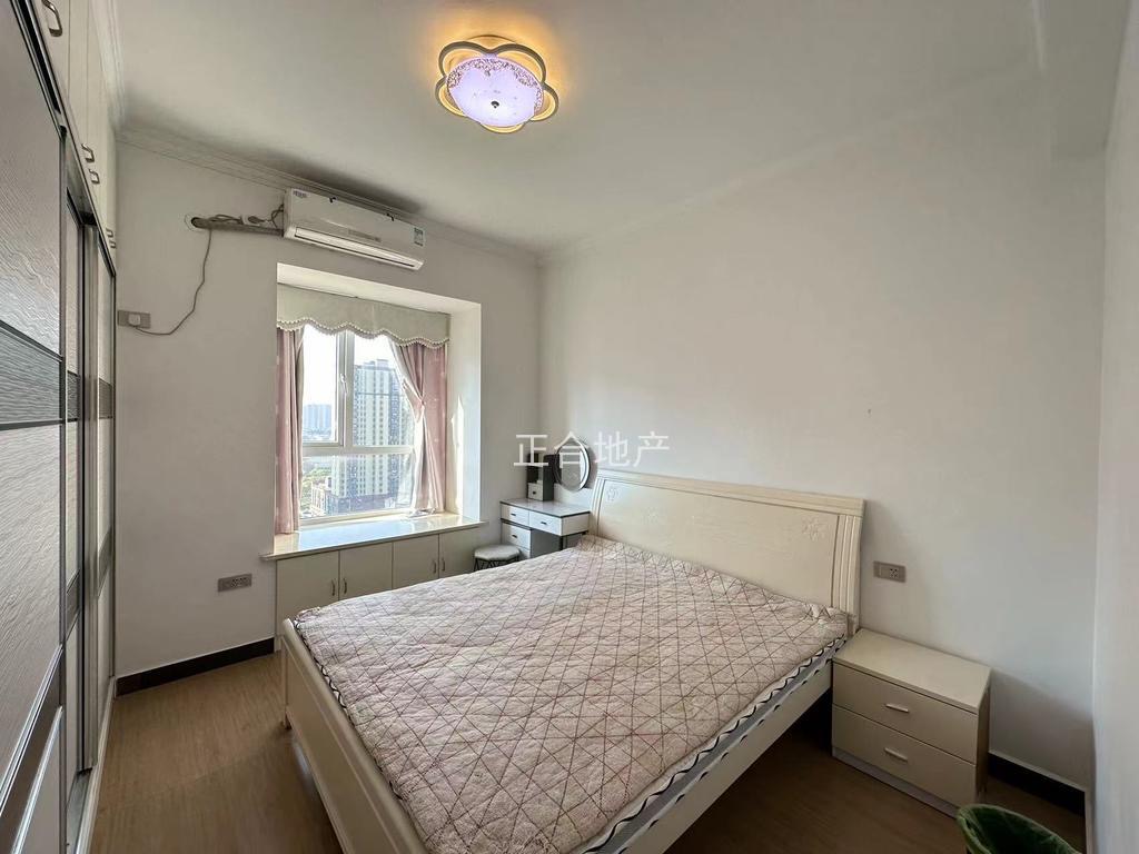 房东诚心出售，和合国际4期，精装两房，中间好楼层，成色新