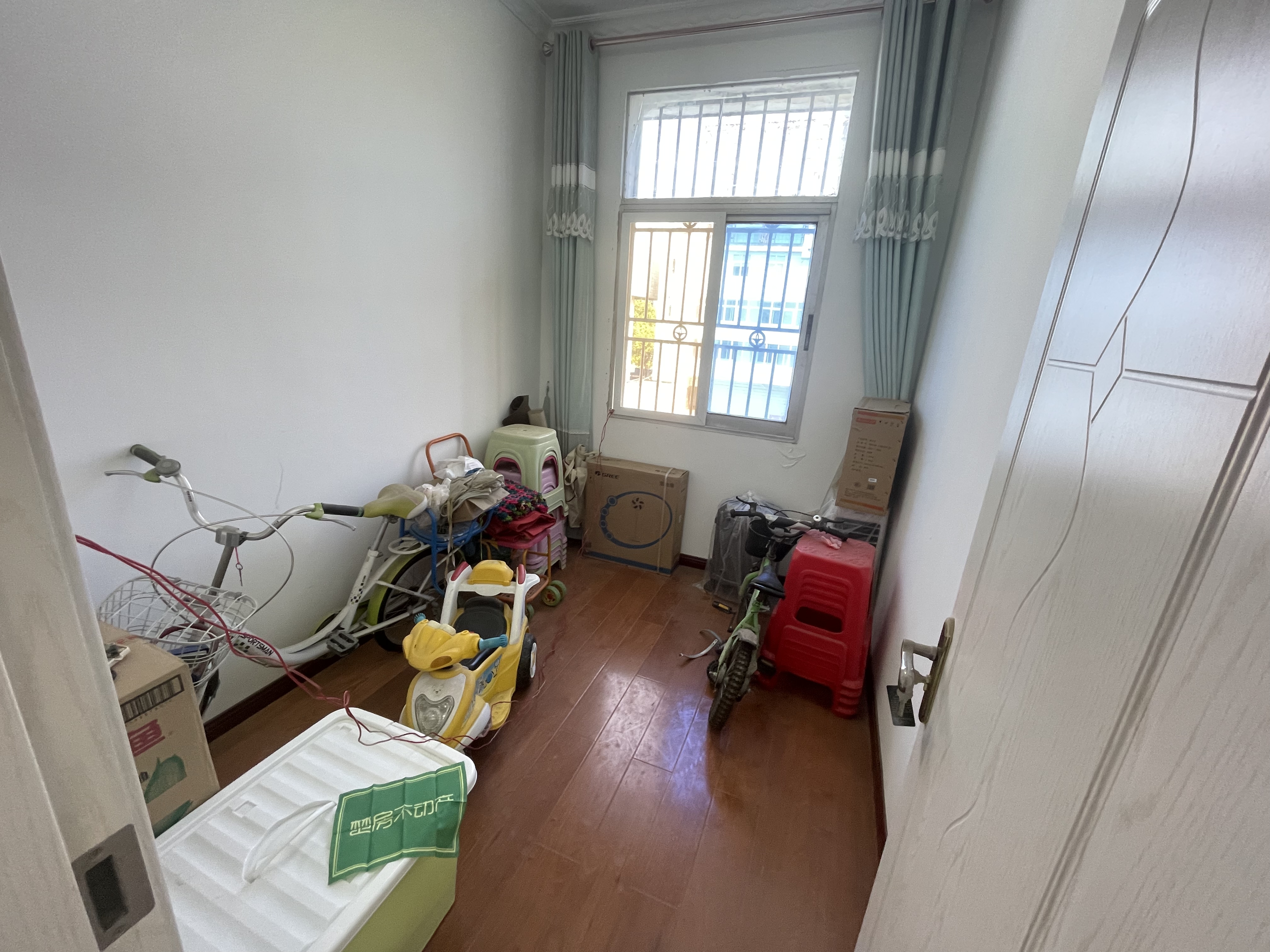 农委宿舍四房武商对面步梯好楼层新装修采光好小区院子大好停车