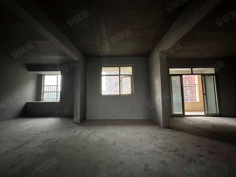 352，降价了，城南，清华园小高层，1梯1户，单价5200，下楼就是公园和城南新二中，证满二