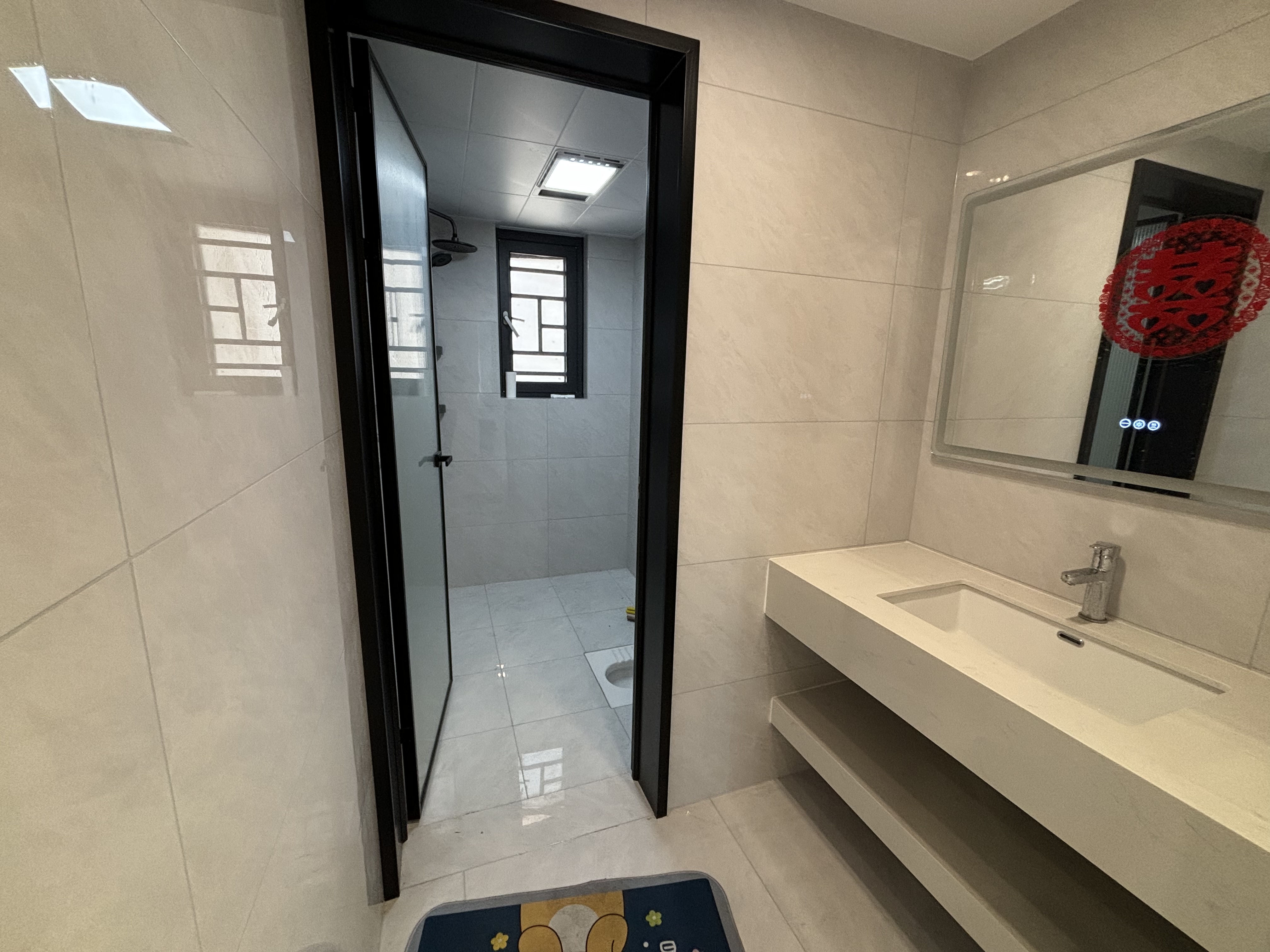 满庭春.精装三房两卫.看房方便.房子直接了个婚层色新的狠