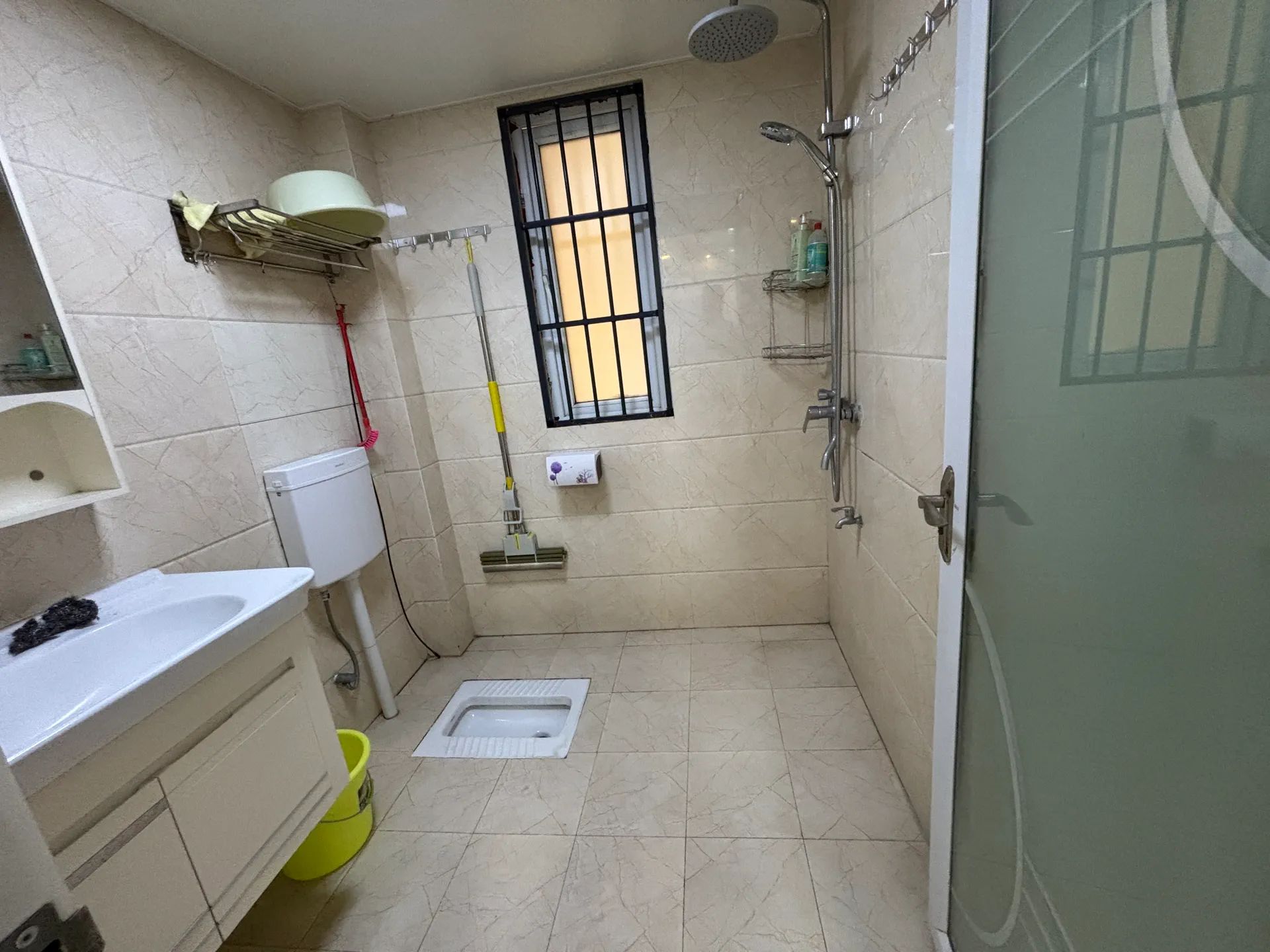 捡漏，诚心出售，公园世家，精装三房，电梯小高层，证满二