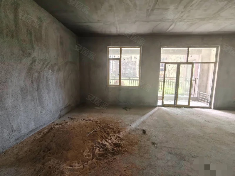 城南，新城名都，毛坯四房，单价不到5000，证满二，东边户