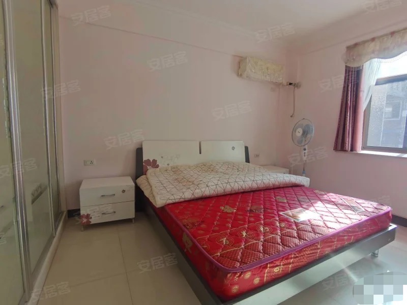 285，捡漏，亏本卖，新城一号旁，江汉名居，洋房，全屋暖气，精装3室2厅2卫，证满二