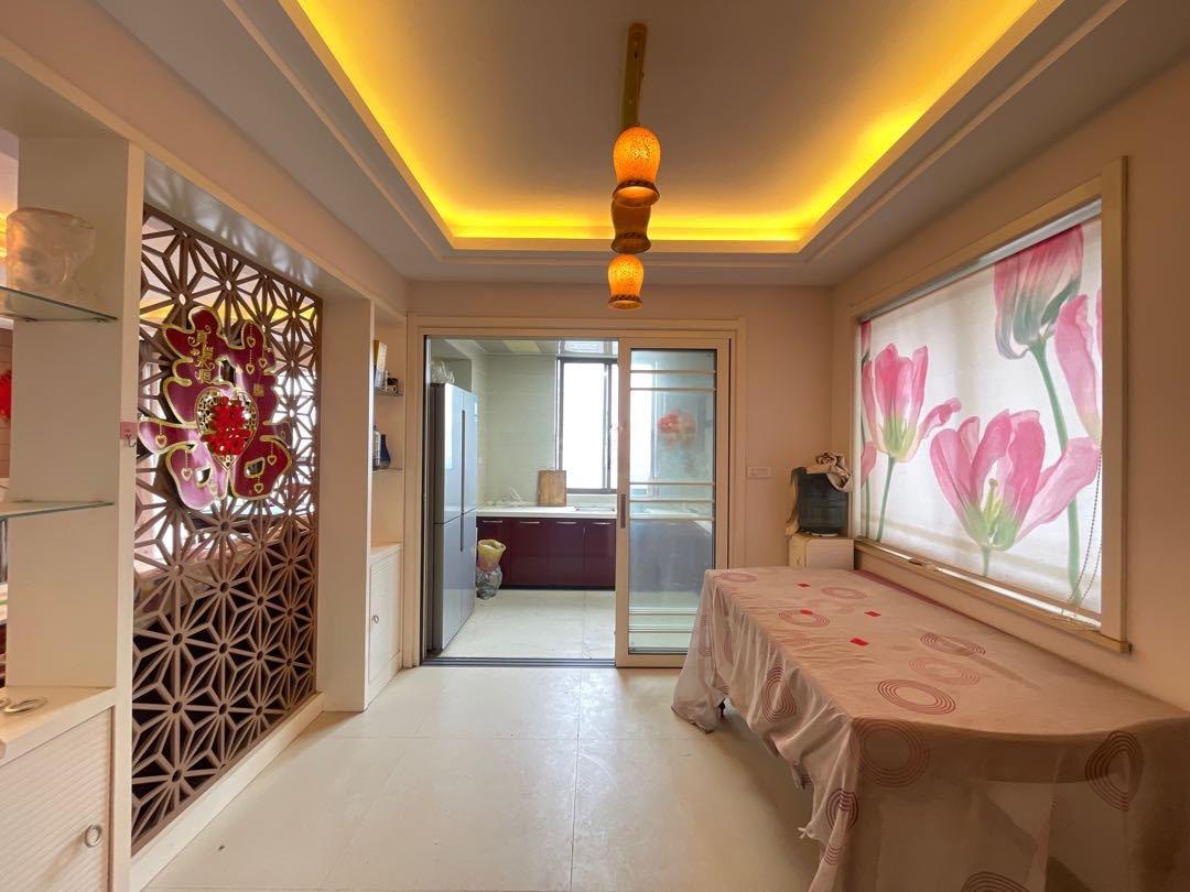 城南钟心，捡漏价格，宽敞大三房，单价4600，电梯小高层