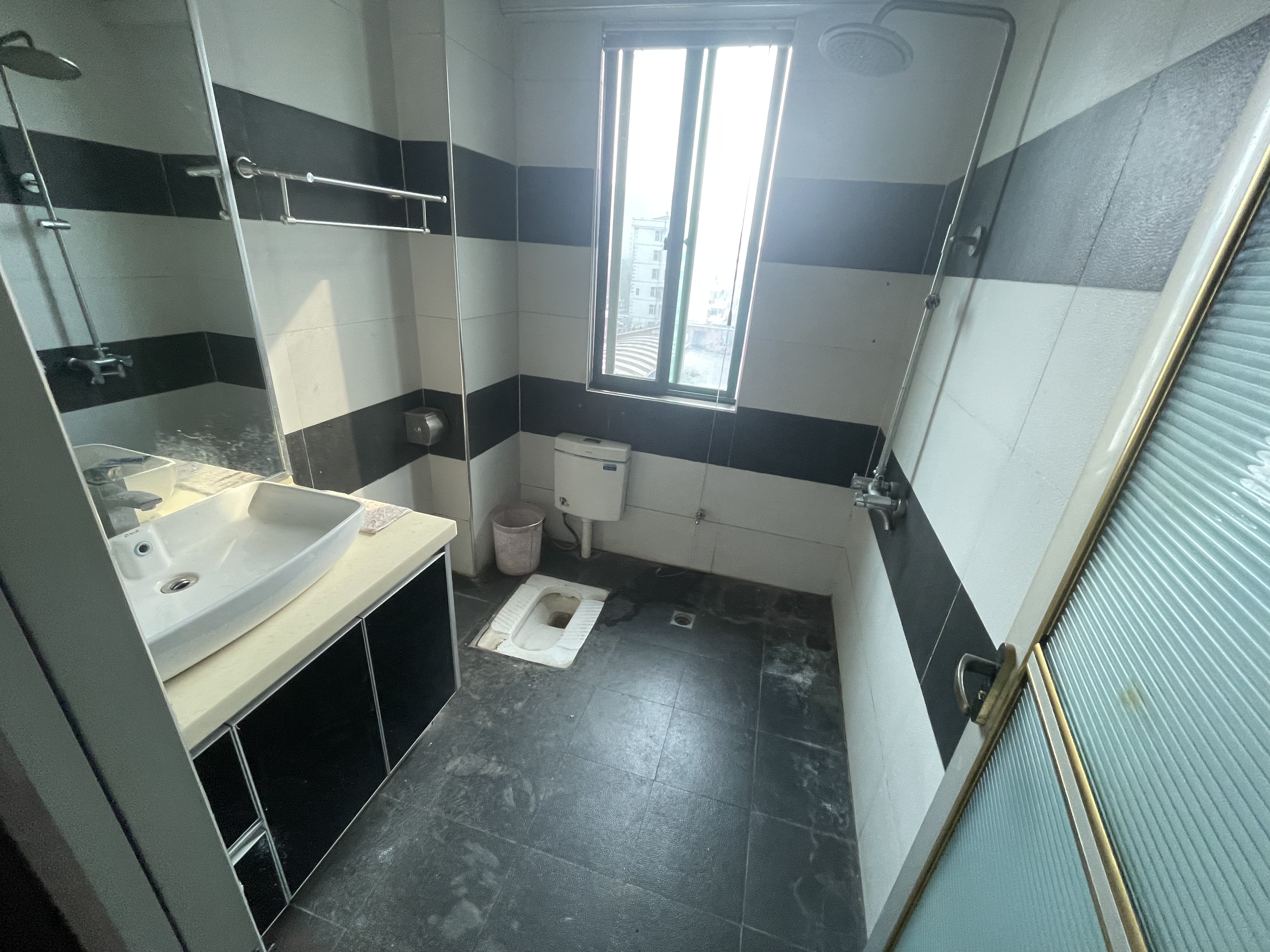 青青家园经典小区复式楼带大露台老证看房钥匙