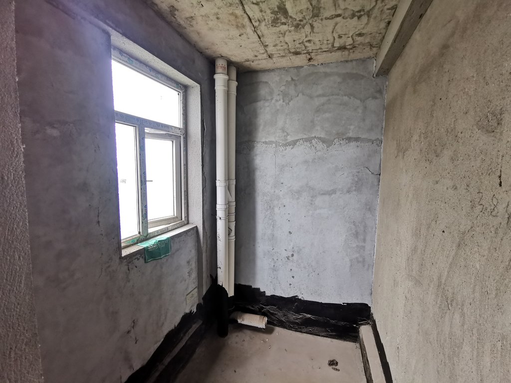 城南润泽天下毛坯小三房楼层好单价低诚心出售看房方便