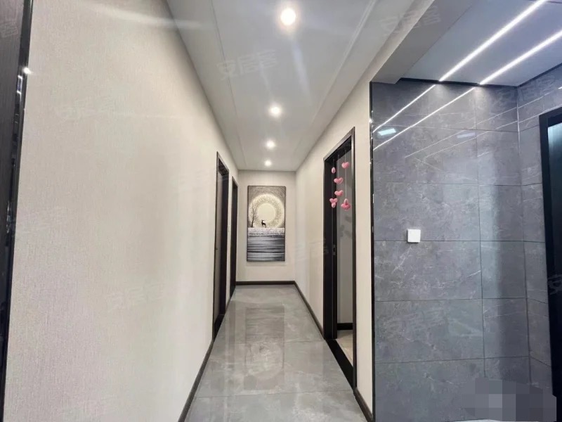 城南，沔阳清华园，电梯花园洋房，1梯2户，总层高7层，好楼层，装修花了40万全送，证满二