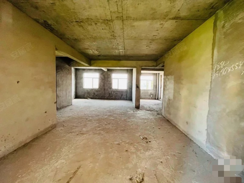 城南新街，边户，单价3800，电梯好楼层，捡漏，证满二