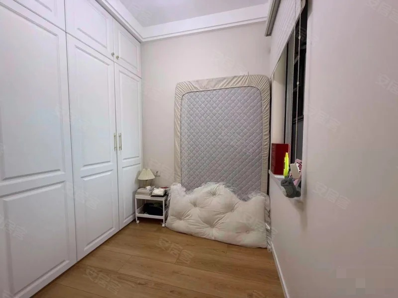 431，城南，荣怀，温馨精装两房，拎包住。好楼层15楼，小高层