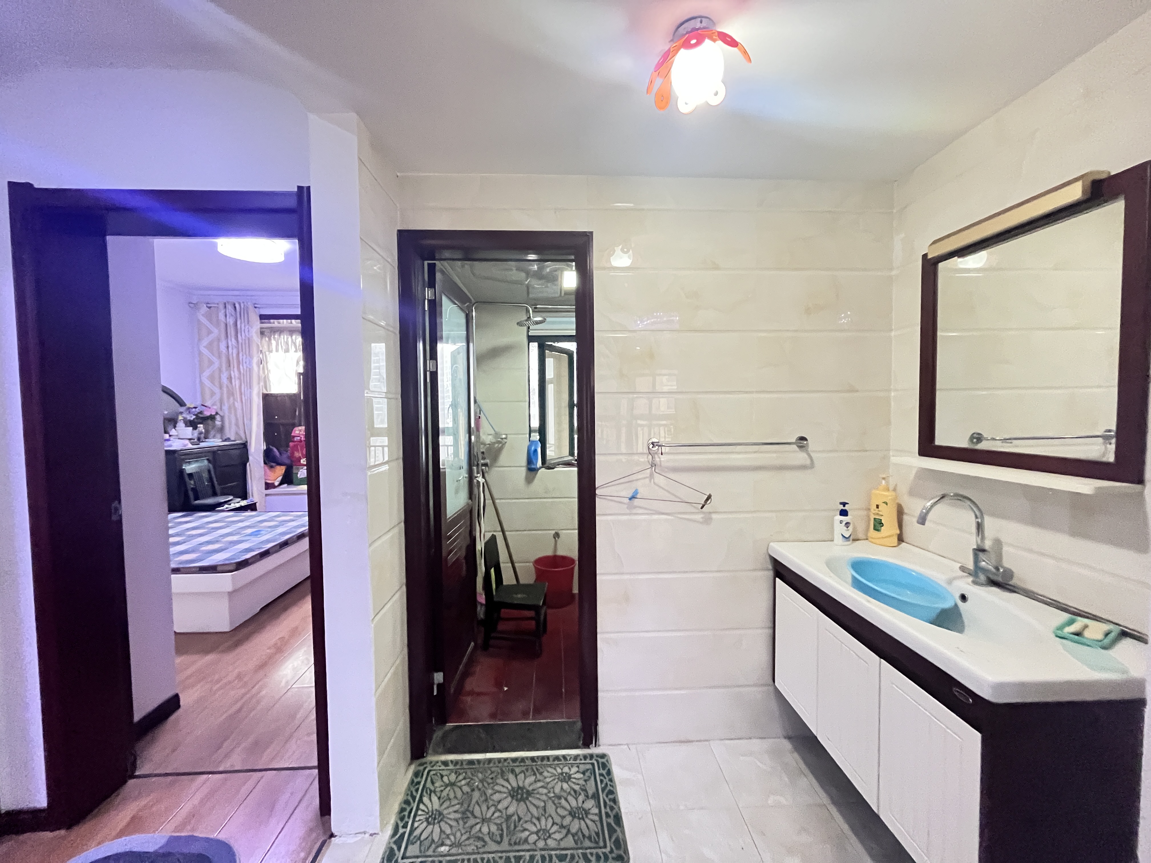 新城一号.简装三房边户.证件满二.看房方便