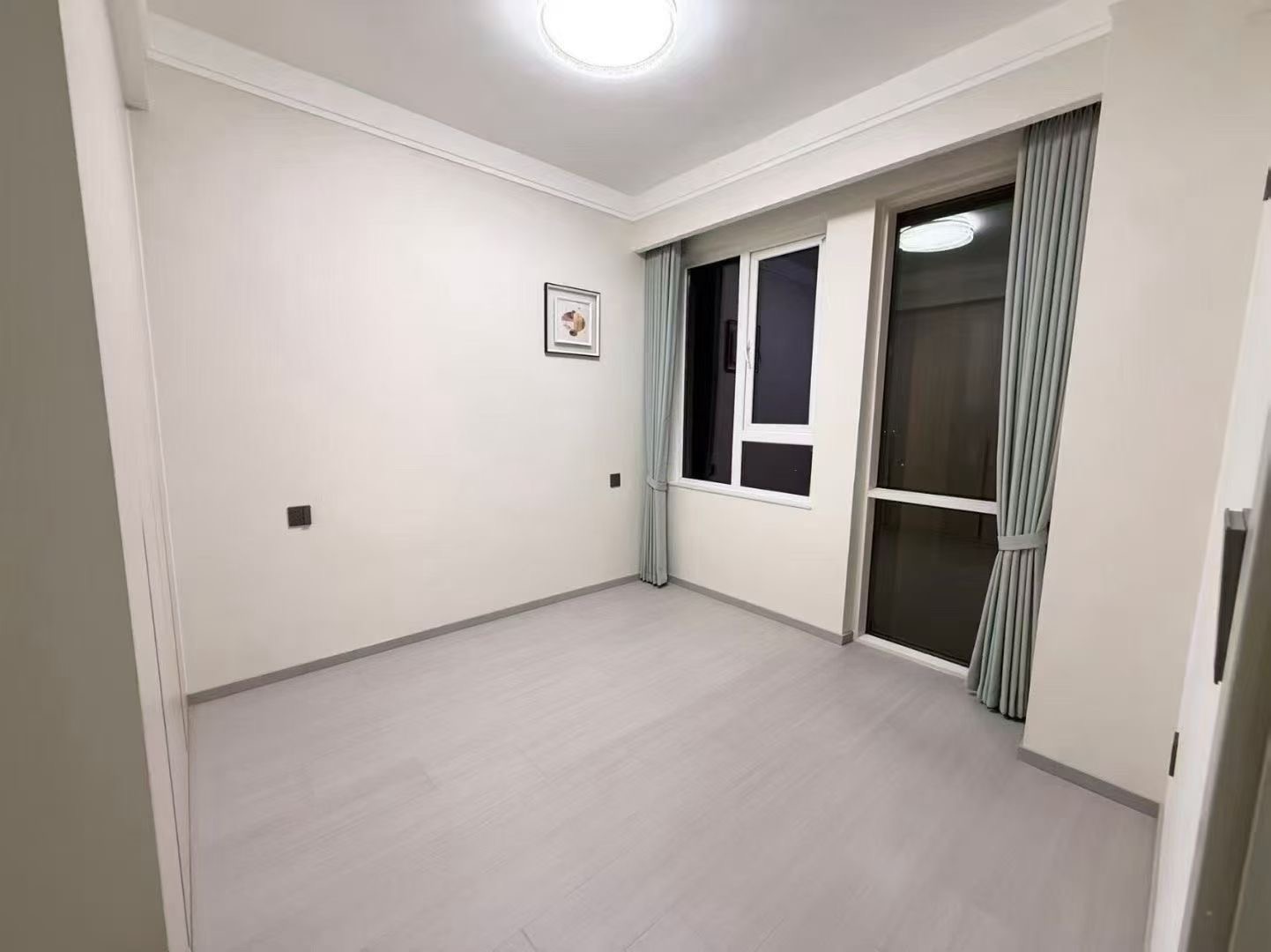 降价了，城西，满庭春，单价4900，全新精装，精装三房，过户费超低，中间好楼层