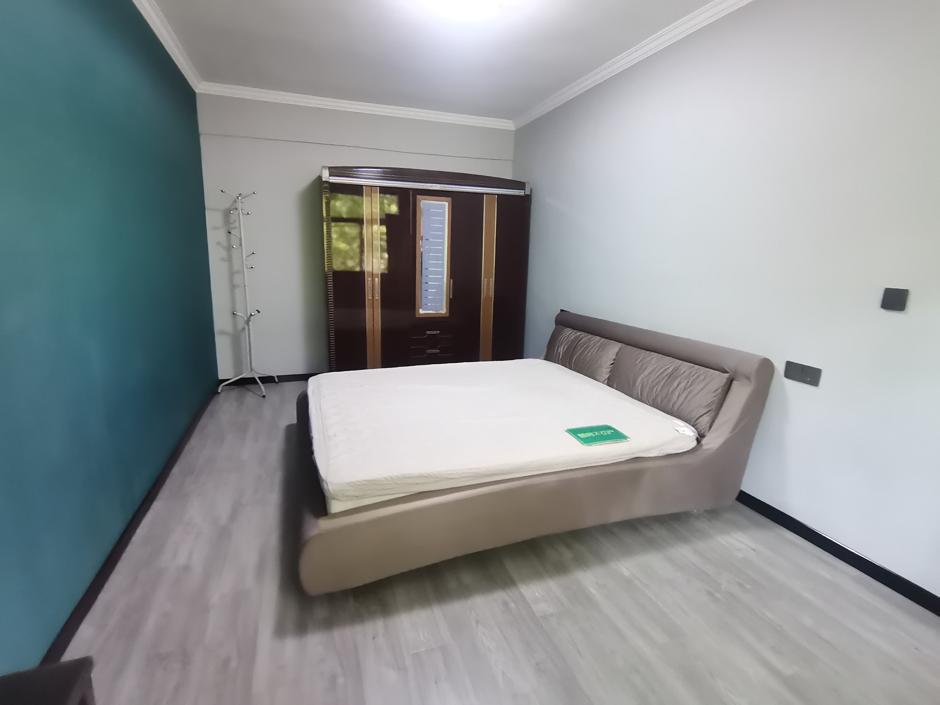 副食品厂宿舍全新装修三房中间楼层看房方便