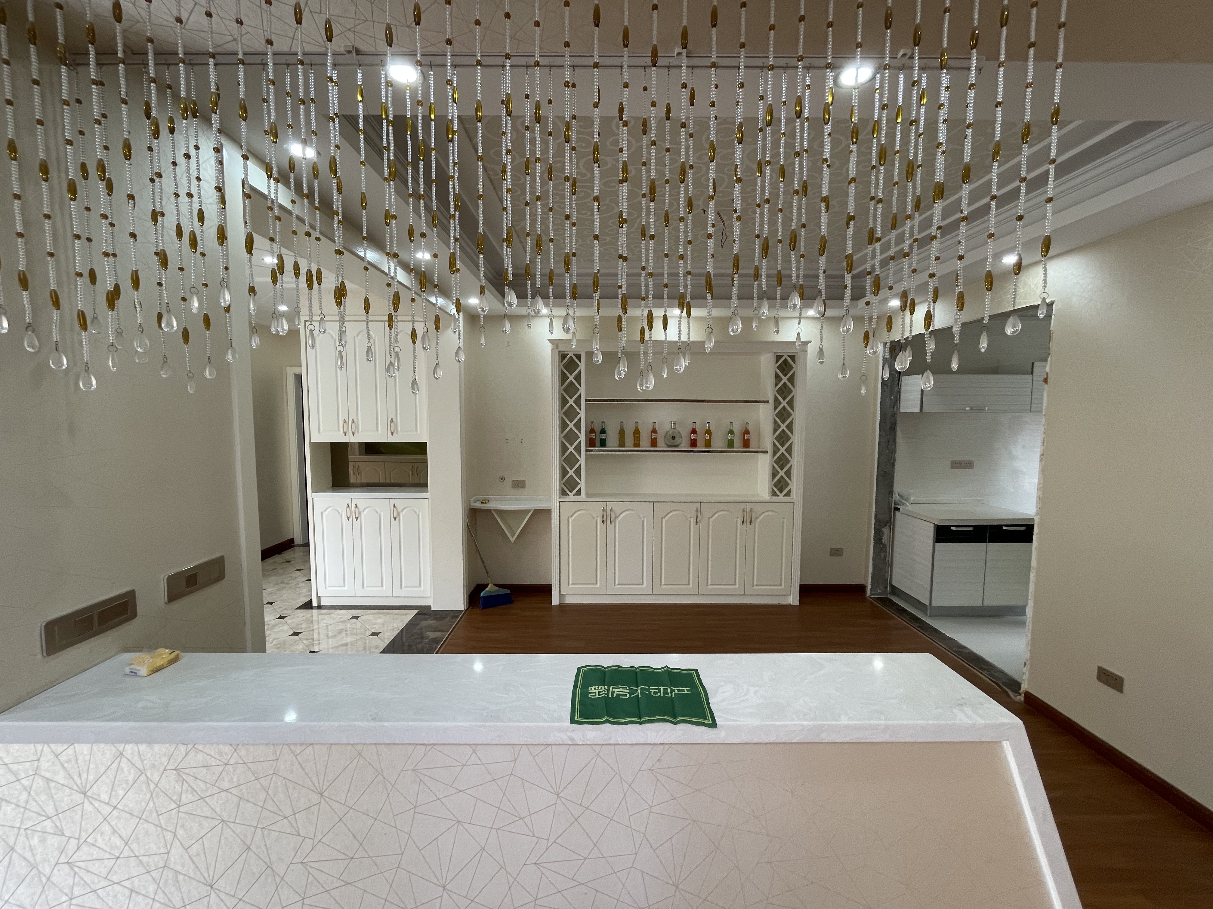 和合国际 中间楼层  四房  南北通透 大阳台