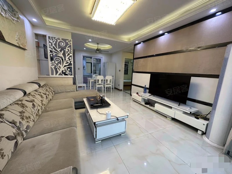 城南，新城壹号5期，精装三房两卫，双阳台，电梯好楼层，满二