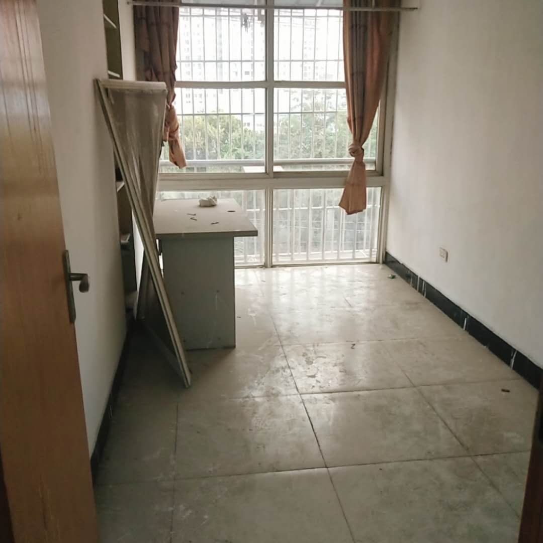 仙桃沔中旁边富迪生活广场对面中层两房价格美丽