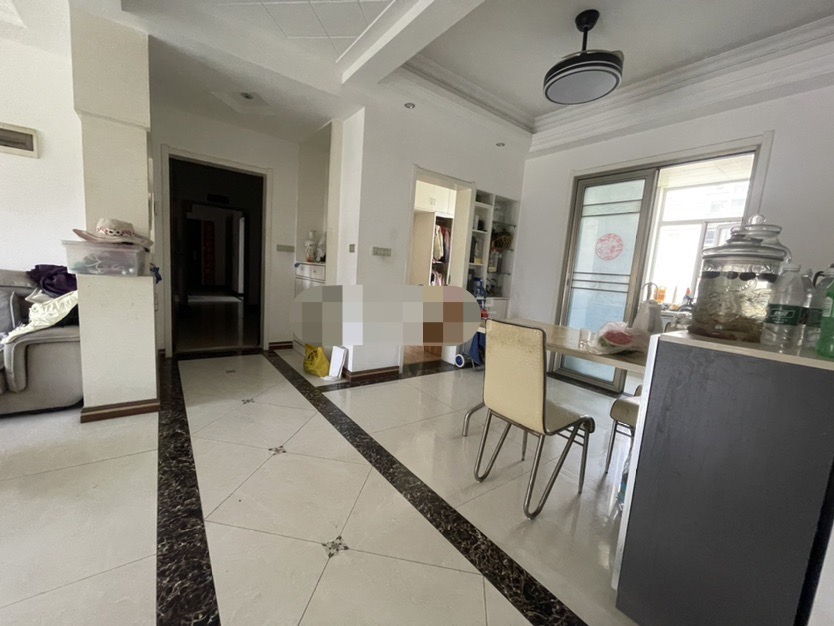 房东亏本出，时代天骄，精装3房，单价4500，带车位，电梯小高层